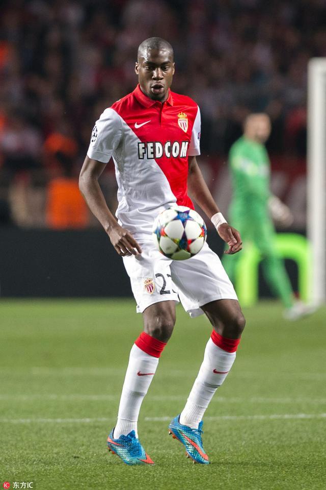 血性！韩国队球员挑衅拜合拉木，王博豪为队友出头撞倒挑事者