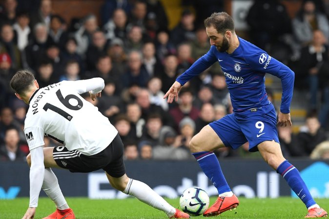 利物浦决定出售萨拉赫，高层认为其已造成不可挽回损失，计划启用塞梅尼奥替代。