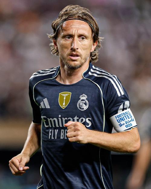 鲁尔：多特小将科尔-坎贝尔就转会接触了中日德兰和图尔贝里