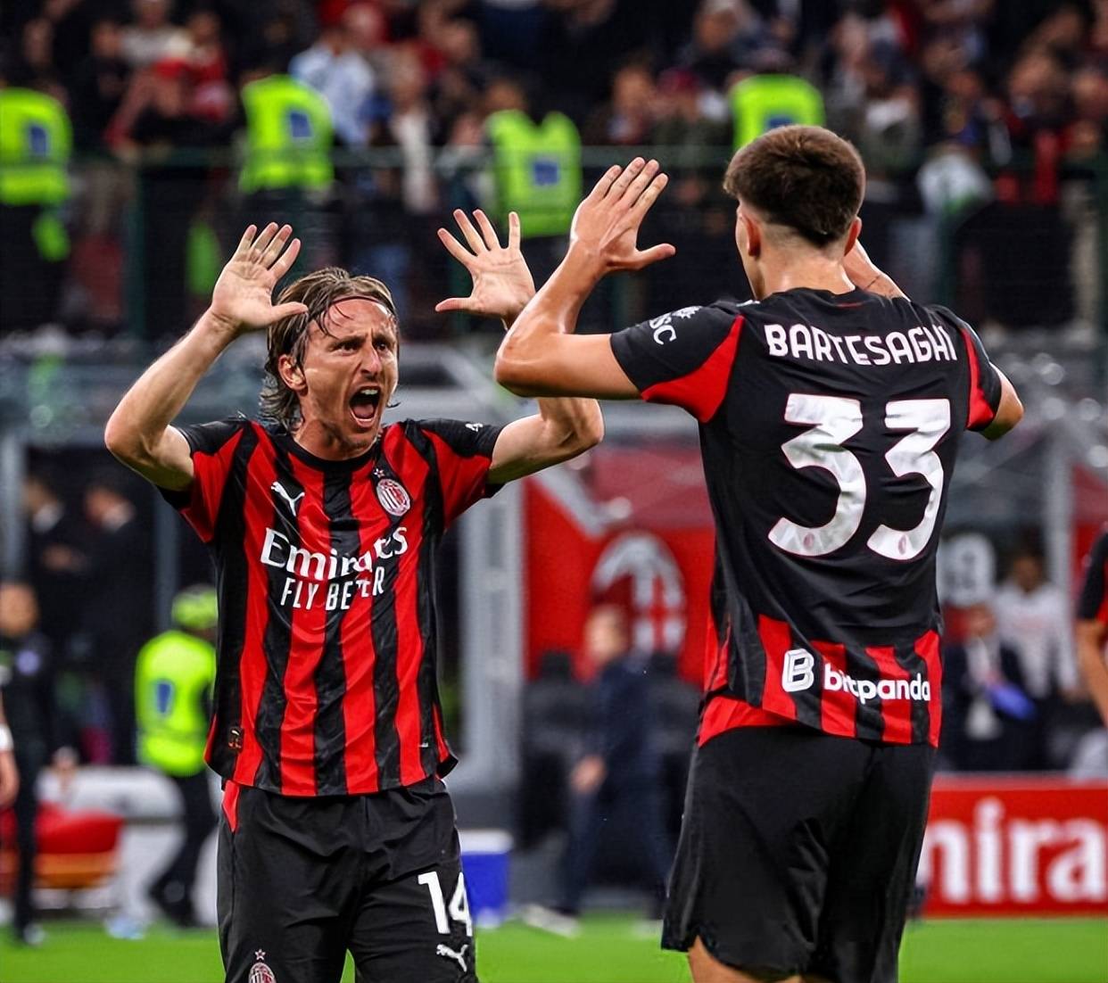 巴列卡诺客队更衣室设施简陋，波兰球队波兹南莱赫发视频吐槽